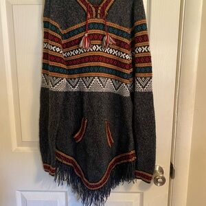 Artesania Edm Alpaca Poncho with Fringe